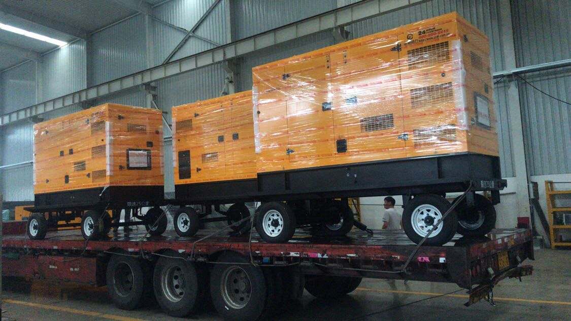 3臺移動拖車箱式柴油發(fā)電機組裝車出貨！